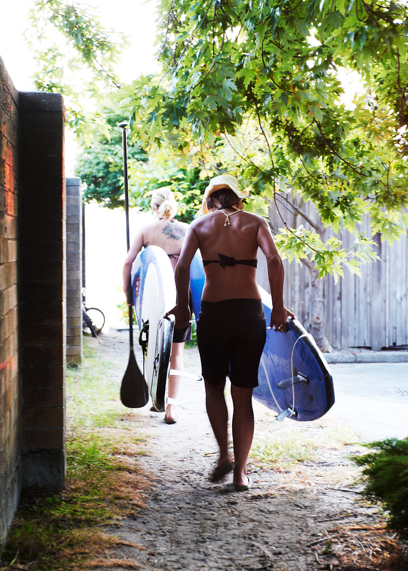 Paddle boarding captured by lifestyle photographer Amos Morgan